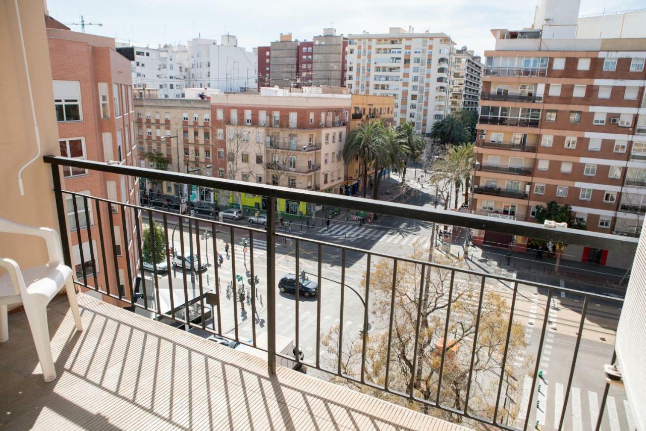 Luminoso Piso + Balcon En